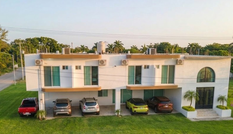 Fachada principal del Hotel Palmeira's en la Playa de Tuxpan
